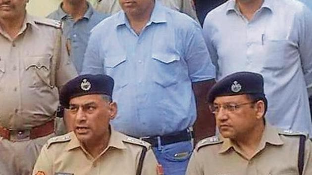 Jaipur police commissioner Anand Shrivastava said that the police were getting information for last few months about the supply of illegal weapons in Jaipur and nearby areas.(HTPhoto) Jaipur police commissioner Anand Shrivastava said that the police were getting information for last few months about the supply of illegal weapons in Jaipur and nearby areas.(HTPhoto)