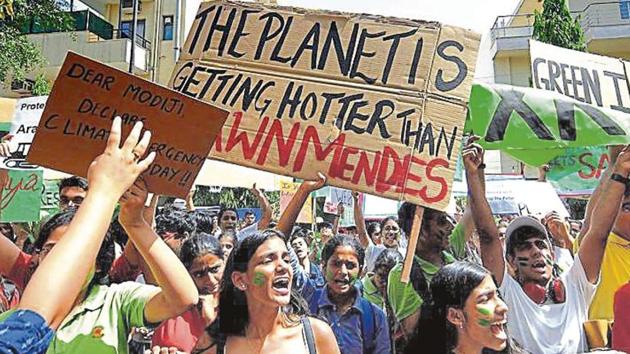 School students from across the city convened at the Galleria Market.(Yogendra Kumar/HT PHOTO)