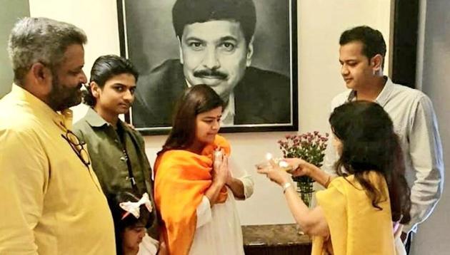 Mahajan defeated Dutt by a total margin of 1,30,005 votes. (Twitter/Poonam Mahajan) Mahajan defeated Dutt by a total margin of 1,30,005 votes. (Twitter/Poonam Mahajan)
