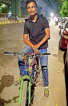 Kamlesh Thakur, 29, an employee of a food service app, says his earning on the job helped fund his sisters’ weddings. (HT photo) Kamlesh Thakur, 29, an employee of a food service app, says his earning on the job helped fund his sisters’ weddings. (HT photo)