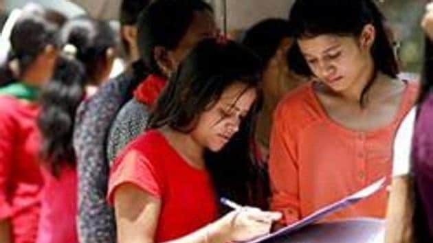 The Delhi University (DU) has decided to implement uniform relaxation criterion — one per cent relief in the cut-off — for female candidates seeking admissions in 26 co-ed colleges for undergraduate courses from this academic session onwards.(Arun Sharma / HT file photo)
