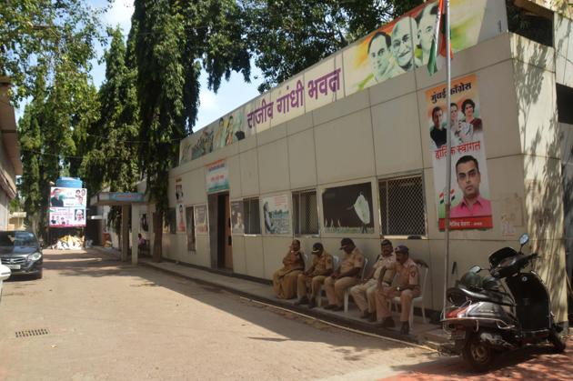 The Mumbai Congress office wears a deserted look on May 23. (HT) The Mumbai Congress office wears a deserted look on May 23. (HT)