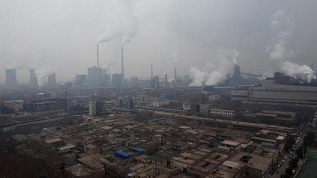 Zhengzhou’s government has eased some purchase restrictions and scrapped price caps for new developments to encourage developers to release inventory. But so far, those measures, and similar ones in other cities, have done little to revive the market. (Thomas Peter / REUTERS) Zhengzhou’s government has eased some purchase restrictions and scrapped price caps for new developments to encourage developers to release inventory. But so far, those measures, and similar ones in other cities, have done little to revive the market. (Thomas Peter / REUTERS)