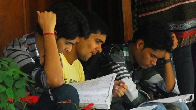 More than 1.75 lakh students across the country will take the Joint Entrance Exam-Advanced (JEE-Adv) on Monday. (Prodip Guha/Hindustan Times) More than 1.75 lakh students across the country will take the Joint Entrance Exam-Advanced (JEE-Adv) on Monday. (Prodip Guha/Hindustan Times)