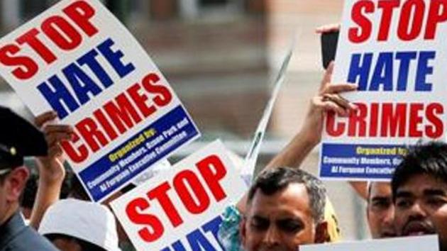 According to reports, a man, in an inebriated condition asked the vendor his name and later shot at him. The man, identified as Raju Yadav, fled from the spot.(REUTERS) According to reports, a man, in an inebriated condition asked the vendor his name and later shot at him. The man, identified as Raju Yadav, fled from the spot.(REUTERS)