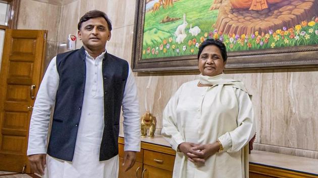 Samajwadi Party President Akhilesh Yadav and Bahujan Samajwadi Party chief Mayawati at latter's residence, in Lucknow, Monday, May 20, 2019.(PTI) Samajwadi Party President Akhilesh Yadav and Bahujan Samajwadi Party chief Mayawati at latter's residence, in Lucknow, Monday, May 20, 2019.(PTI)