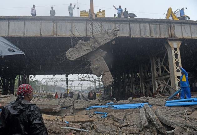 The Gokhale foot overbridge at Andheri railway station had collapsed on July 3, 2018, killing two people.(HT FILE)