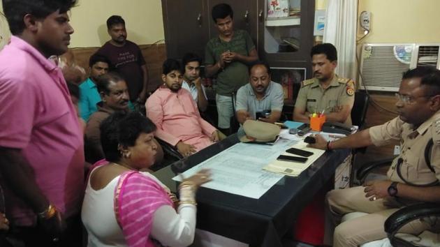 BJP leader and former Aligarh ,ayor Shakuntla Bharti at the police station after vigilantes stopped a vehicle transporting meat on Tuesday, May 28, 2019. (HT Photo) BJP leader and former Aligarh ,ayor Shakuntla Bharti at the police station after vigilantes stopped a vehicle transporting meat on Tuesday, May 28, 2019. (HT Photo)