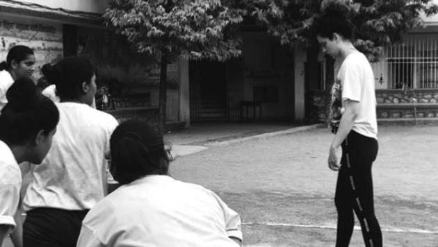 Director Ashwiny Iyer Tiwari shared a new BTS pic of Kangana Ranaut from Panga.