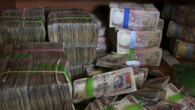 A man was allegedly duped of Rs10 lakh by his acquaintance on the pretext of making him a business partner in Sector 14.(AP (Representative Image))