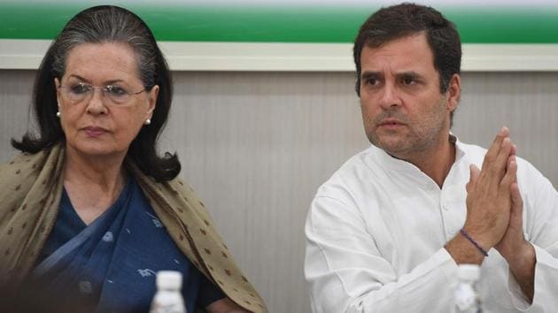 Congress president Rahul Gandhi with his mother and former United Progressive Alliance chairperson Sonia Gandhi(AFP file photo)