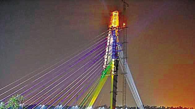 A view of illuminated Signature Bridge over Yamuna river, in New Delhi. (Photo by Sonu Mehta/ Hindustan Times)