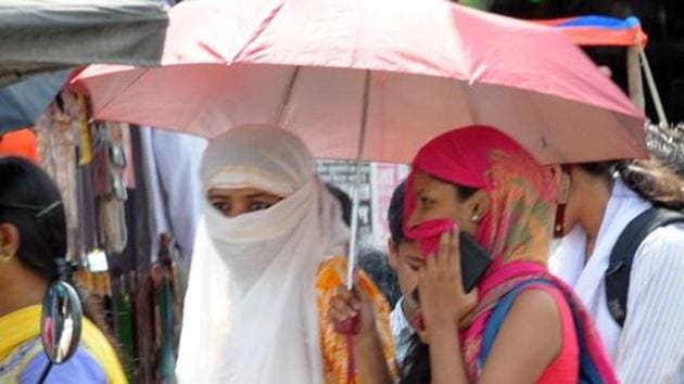 The city is likely to be in the grip of a heat wave starting Thursday, according to officials of the India Meteorological Department (IMD).(Diwakar Prasad/ Hindustan Times)