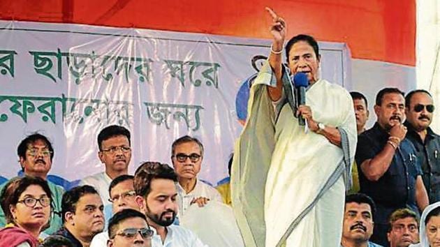 TMC supremo and Chief Minister of WB Mamata Banerjee during sit on dharna for homeless TMC workers at Naihati dharna mancha in North 24 Parganas in Kolkata, India, on Thursday, May 30, 2019. (Photo by Samir Jana/Hindustan Times)