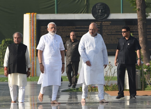 D V Sadananda Gowda and Pralhad Joshi, who were Karnataka BJP presidents, along with Belgaum MP Suresh Angadi have found place in the new ministry.(HT Photo)