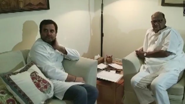 Opposition leaders, however, said the issue of taking the Maharashtra Navnirman Sena (MNS) along did not come up during the talks. (HT Photo) Opposition leaders, however, said the issue of taking the Maharashtra Navnirman Sena (MNS) along did not come up during the talks. (HT Photo)
