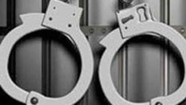 A 45-year-old man, who had allegedly robbed a cash collection agent of ₹18 lakh in southeast Delhi’s Sunlight Colony last August, was arrested on Tuesday following a brief shoot-out. (HT File) A 45-year-old man, who had allegedly robbed a cash collection agent of ₹18 lakh in southeast Delhi’s Sunlight Colony last August, was arrested on Tuesday following a brief shoot-out. (HT File)