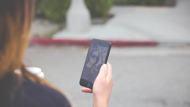 Snooping through someone’s phone is not only disliked but it can (Unsplash) Snooping through someone’s phone is not only disliked but it can (Unsplash)