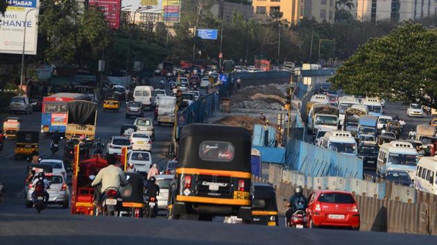 District legal services authority on May 27 served a notice to the Pune Municipal Corporation to immediately improve the road conditions and submit a detailed report in a months’ time. (HT FILE) District legal services authority on May 27 served a notice to the Pune Municipal Corporation to immediately improve the road conditions and submit a detailed report in a months’ time. (HT FILE)