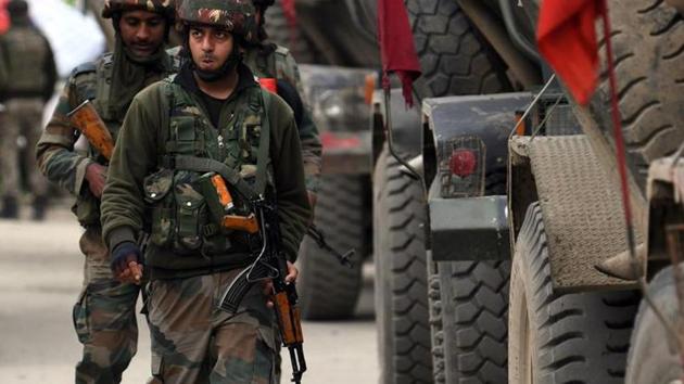 Indian army personnel during an encounter against terrorists at Dalipora(ANI) Indian army personnel during an encounter against terrorists at Dalipora(ANI)