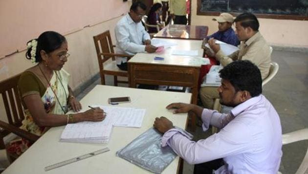 The civic body’s education department on Friday said it will not allow fresh applications for the second round of school admissions under the Right to Education (RTE) quota (HT Photo) The civic body’s education department on Friday said it will not allow fresh applications for the second round of school admissions under the Right to Education (RTE) quota (HT Photo)
