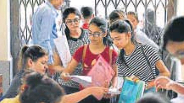 The 10% EWS quota in general category will lead to an increase of seats in the Delhi University. (Sanchit Khanna/ HT Photo) The 10% EWS quota in general category will lead to an increase of seats in the Delhi University. (Sanchit Khanna/ HT Photo)