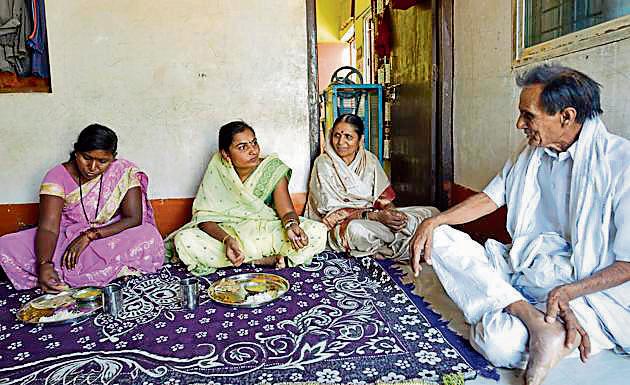Not one to lose hope, Vaishali Yede (centre) says she is willing to contest the upcoming Assembly polls if given the chance.(HT file photo) Not one to lose hope, Vaishali Yede (centre) says she is willing to contest the upcoming Assembly polls if given the chance.(HT file photo)