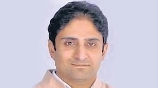 Deputy mayor Sheikh Imran even threatened to resign along with mayor Junaid Azeem Mattu if things did not improve. (HT Photo) Deputy mayor Sheikh Imran even threatened to resign along with mayor Junaid Azeem Mattu if things did not improve. (HT Photo)