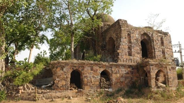 The monument dates back to circa 155O AD, as per the listing of the state department. However, not much is known about its makers. “There is scant information about the mosque in any published material. But, as per the architectural style of the structure…The time of construction almost aligns with the Lodi-sultanate period,” said Banani Bhattacharyya, deputy director, department of archaeology and museums. (Parveen Kumar / HT Photo) 