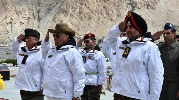 Defence Minister Rajnath Singh, Army chief General Bipin Rawat and Northern Army Commander Lt General Ranbir Singh paid tributes to the martyred soldiers who sacrificed their lives while serving in Siachen on Monday.(ANI Photo)