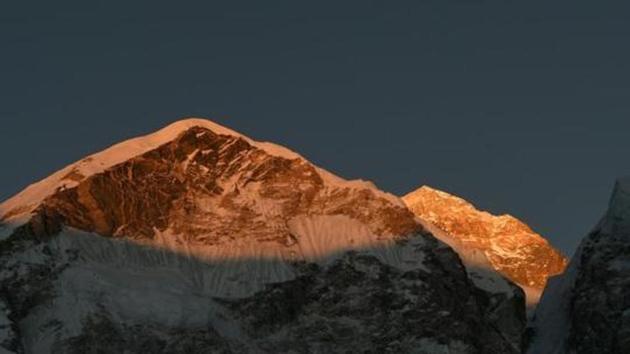 An Indian helicopter mission on Wednesday to remove the bodies of five missing climbers believed killed in an avalanche high in the Himalayas was halted after encountering technical problems, officials said.(AFP Photo)