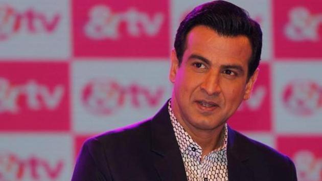 Ronit Roy plays a cop in Hostages.