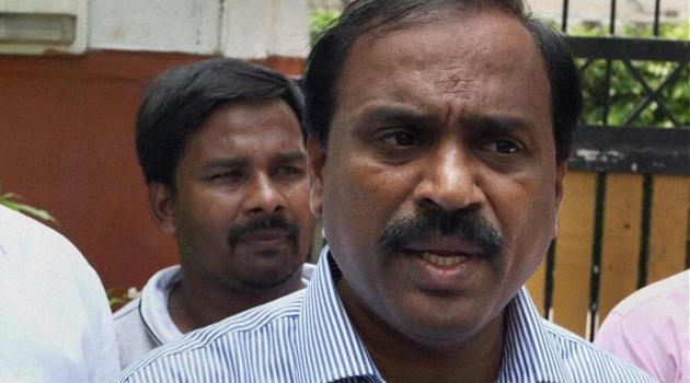 The Supreme Court will on Friday hear Karnataka mining baron G Janardhana Reddy’s plea seeking permission to travel to his home district, Ballari, to visit his ailing father-in-law.(PTI File Photo) The Supreme Court will on Friday hear Karnataka mining baron G Janardhana Reddy’s plea seeking permission to travel to his home district, Ballari, to visit his ailing father-in-law.(PTI File Photo)