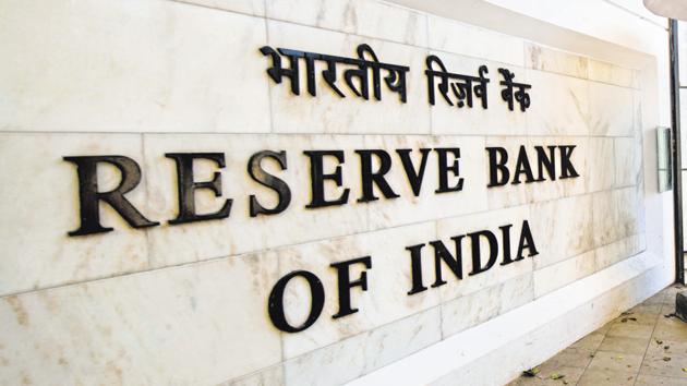 The RBI made clear that “global economic activity has been losing pace” and declared its stance to be “accommodative.” (Aniruddha Chowdhury/Mint File Photo) The RBI made clear that “global economic activity has been losing pace” and declared its stance to be “accommodative.” (Aniruddha Chowdhury/Mint File Photo)