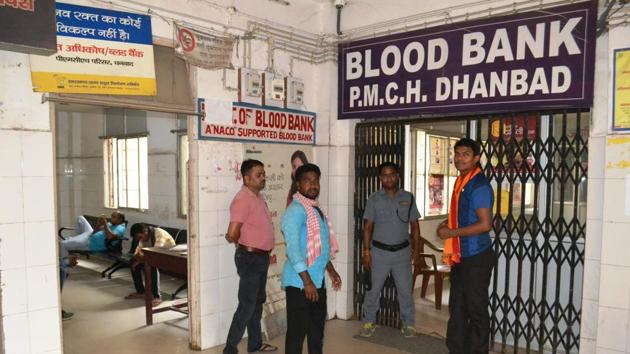 PMCH authorities on Thursday held an emergency meeting and sent an SOS alert to donor clubs across the district for bailing out the institution immediately, as several critical patients continued to suffer.(HT Photo)