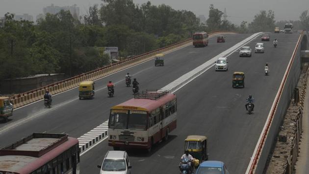 The newly-opened Vasundhara flyover will help ease traffic congestion at the erstwhile Vasundhara crossing and on the Mohan Nagar-Anand Vihar Link Road. (HT Photo) The newly-opened Vasundhara flyover will help ease traffic congestion at the erstwhile Vasundhara crossing and on the Mohan Nagar-Anand Vihar Link Road. (HT Photo)