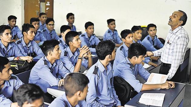 In state’s 2,125 schools and colleges 17,699 posts are lying vacant.(HT Photo) In state’s 2,125 schools and colleges 17,699 posts are lying vacant.(HT Photo)