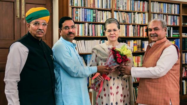Congress Parliamentary Party Chairperson Sonia Gandhi with Union Parliamentary Affairs Minister Prahlad Joshi, MoS Parliamentary Affairs Arjun Ram Meghwal and Minister of Agriculture and Farmers Welfare Narendra Singh Tomar, during a meeting at the former's residence, in New Delhi, Friday, June 7, 2019.(PTI)