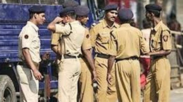 Police also claimed to have solved two cases of robbery reported from east Delhi’s Pandav Nagar and Patparganj Industrial area with the arrests.(HTPhoto) Police also claimed to have solved two cases of robbery reported from east Delhi’s Pandav Nagar and Patparganj Industrial area with the arrests.(HTPhoto)