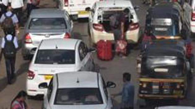 While one car was registered with a private cab aggregator, the other works for a travel agency. (Pratham Gokhale/HT PHOTO / Representative image) While one car was registered with a private cab aggregator, the other works for a travel agency. (Pratham Gokhale/HT PHOTO / Representative image)