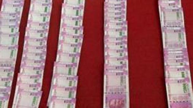 The modus operandi of the gang was to sell the fake notes to traders and people dealing in changing money for less than half the rate of the denominated notes. (HTFilePhoto) The modus operandi of the gang was to sell the fake notes to traders and people dealing in changing money for less than half the rate of the denominated notes. (HTFilePhoto)