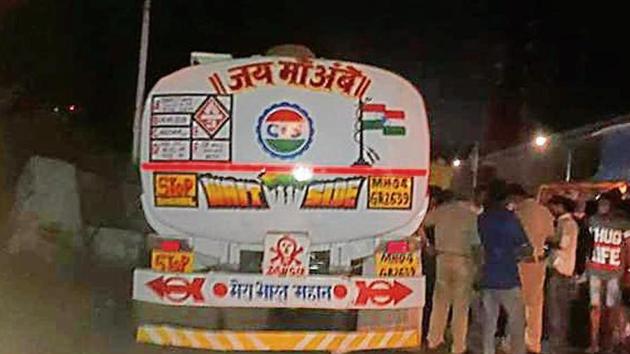 The tanker that was parked ahead was unoccupied and did not have any stone under its tyres, so it moved forward and ran over the three victims, according to the police officials. (HTPhotos) The tanker that was parked ahead was unoccupied and did not have any stone under its tyres, so it moved forward and ran over the three victims, according to the police officials. (HTPhotos)