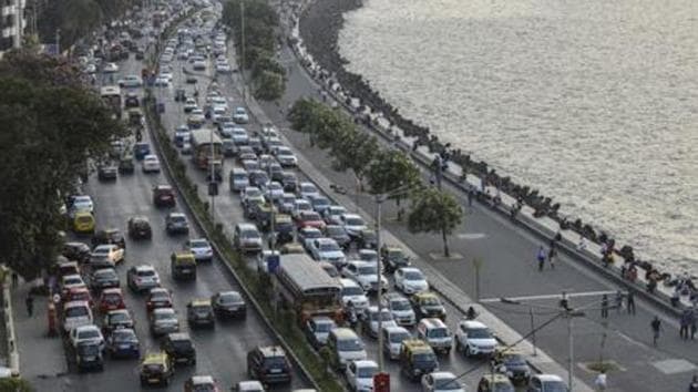 Traffic jam at stretch of Marine Drive in Mumbai, India, on Tuesday, January 29, 2019.(Kunal Patil/HT Photo)