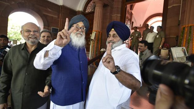 The Shiromani Akali Dal (SAD) is seeking to contest 15 of the 90 assembly seats in Haryana in alliance with the Bharatiya Janata Party (BJP) in the coming state elections. The assembly polls are due in Haryana in October this year. “We have asked our party president Sukhbir Singh Badal to take up the matter with the BJP so that we start working on the ground” Sharanjeet Singh Sotha, SAD’s Haryana unit president, said. (Raj K Raj / HT File) The Shiromani Akali Dal (SAD) is seeking to contest 15 of the 90 assembly seats in Haryana in alliance with the Bharatiya Janata Party (BJP) in the coming state elections. The assembly polls are due in Haryana in October this year. “We have asked our party president Sukhbir Singh Badal to take up the matter with the BJP so that we start working on the ground” Sharanjeet Singh Sotha, SAD’s Haryana unit president, said. (Raj K Raj / HT File)