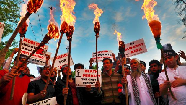 People demand justice for the eight-year-old Kathua rape case victim, Srinagar, April 14, 2018 (Waseem Andrabi/Hindustan Times) People demand justice for the eight-year-old Kathua rape case victim, Srinagar, April 14, 2018 (Waseem Andrabi/Hindustan Times)