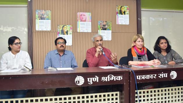 Ketaki Rajwade, cultural coordinator at Alliance Française de Pune; Prakash Magdum, director, NFAI; Jabbar Patel, chairman, Pune Film Foundation and director, PIFF; Heidi Wetz-Kubach, director, Goethe-Institute Max Mueller Bhavan and Renu Jamgaonkar, Max Mueller Bhavan, at the press conference on Tuesday. (HT PHOTO) Ketaki Rajwade, cultural coordinator at Alliance Française de Pune; Prakash Magdum, director, NFAI; Jabbar Patel, chairman, Pune Film Foundation and director, PIFF; Heidi Wetz-Kubach, director, Goethe-Institute Max Mueller Bhavan and Renu Jamgaonkar, Max Mueller Bhavan, at the press conference on Tuesday. (HT PHOTO)