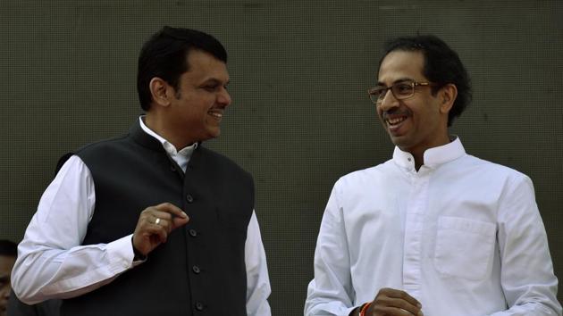 Maharashtra CM Devendra Fadnavis and Shiv Sena chief Uddhav Thackeray.(Hindustan Times)