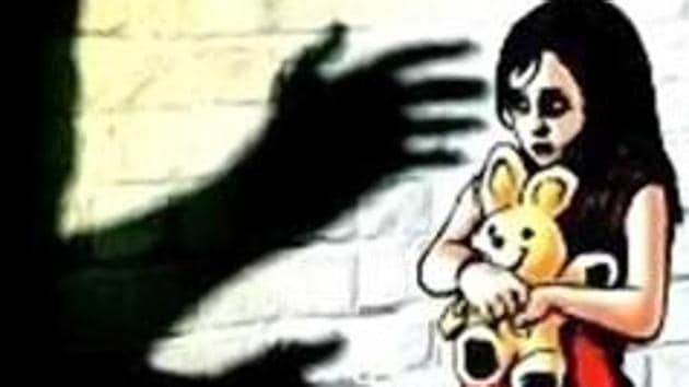 A six-year-old girl was raped in Baseri town of Dholpur district, the police said.(HT File Photo / Representative image)