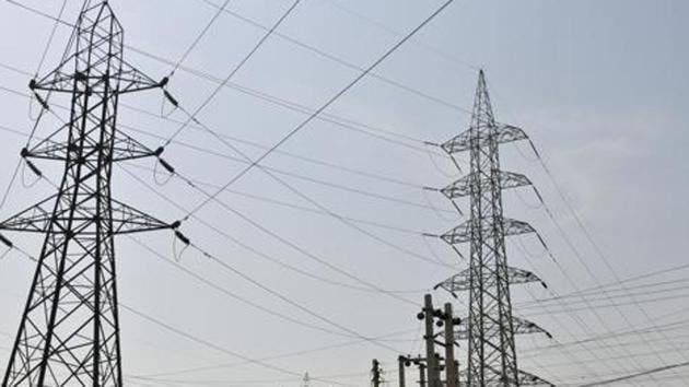 With the scorching summer at its peak and the region reeling under a heatwave, the hours-long power outage forced residents to suffer the heat without water. (Abhinav Saha/HT / Representative image) With the scorching summer at its peak and the region reeling under a heatwave, the hours-long power outage forced residents to suffer the heat without water. (Abhinav Saha/HT / Representative image)