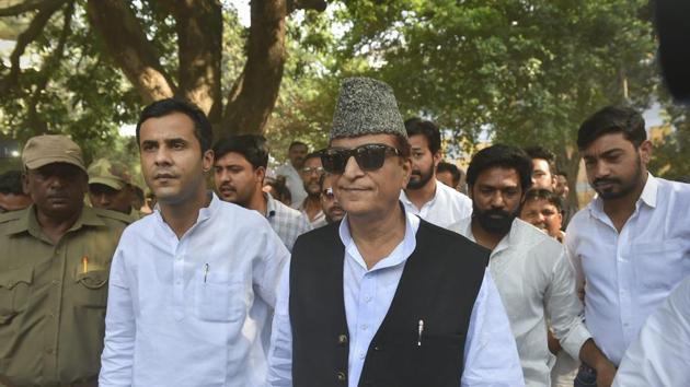 Khan, who is known for giving such controversial statements, said that if the central government wants to help madrasas then they should improve their standard. (PTI File Photo) Khan, who is known for giving such controversial statements, said that if the central government wants to help madrasas then they should improve their standard. (PTI File Photo)